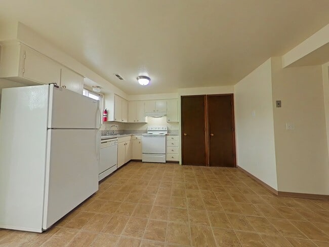 Photo - 2 Bedroom Apartment ~ Albany ~ Small Pet Friendly Unit 936 21st Ave SW