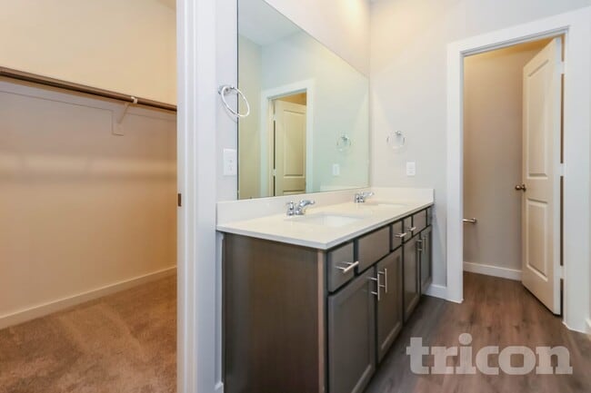 2414 Cohorn Trl