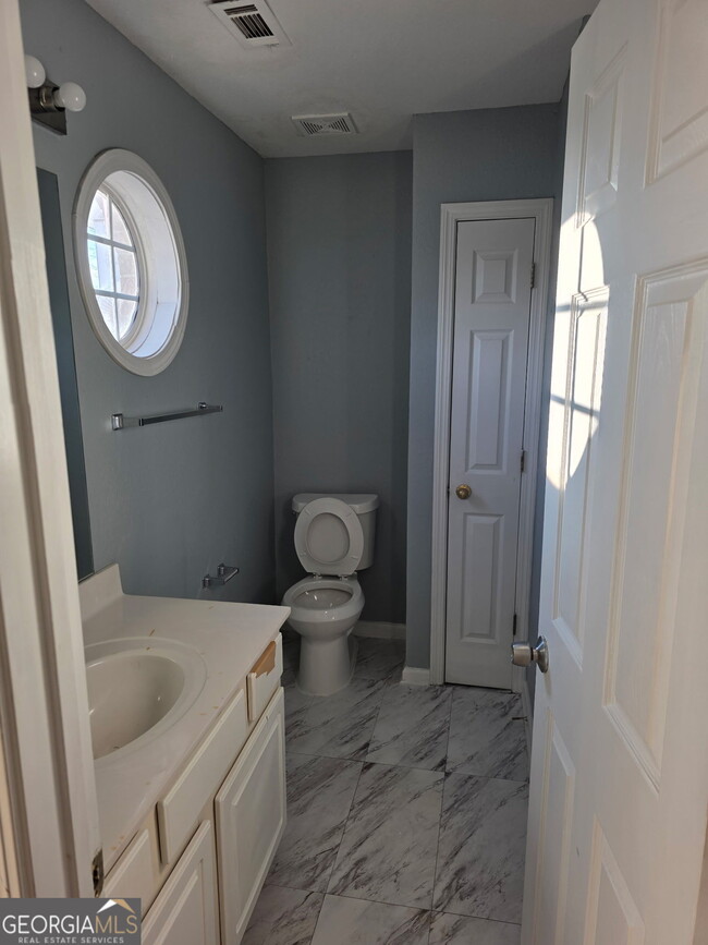 Photo - 321 Brookview Dr