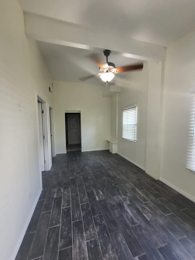 Building Photo - 209 W King St Unit C Rental