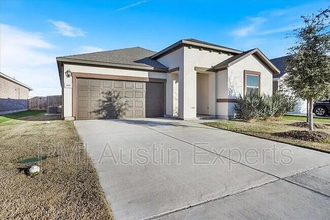 Photo - 405 Coba St
