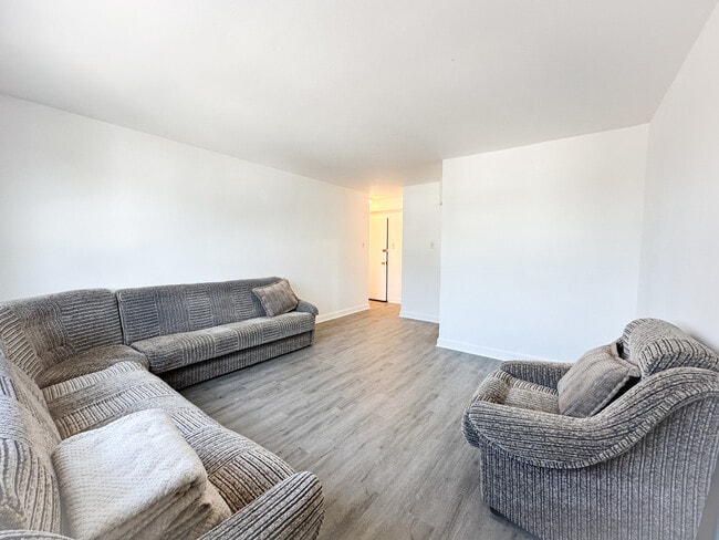 2606 W Balmoral Ave Unit 311