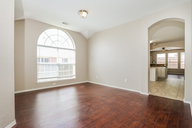 Photo - 4405 Crystal Ln