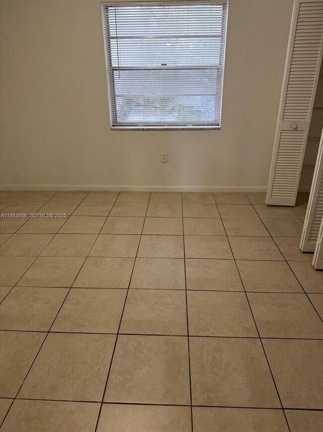 Photo - 2401 Van Buren St Unit Apt 4