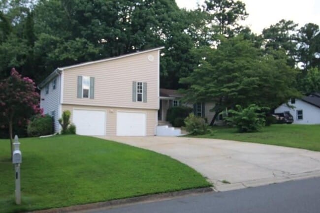 Building Photo - 3765 Manor House Dr
