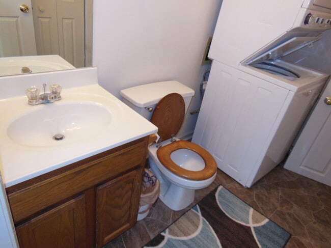 Half Bath W/Stackable Washer/Dryer - 303 McDougal Ave