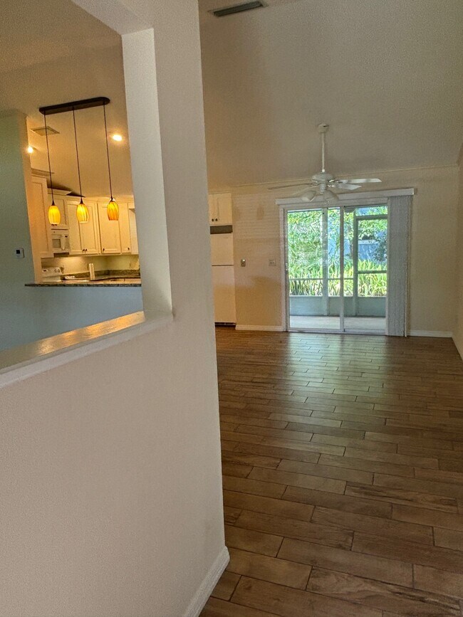 Photo - 2533 Tail Spin Trail