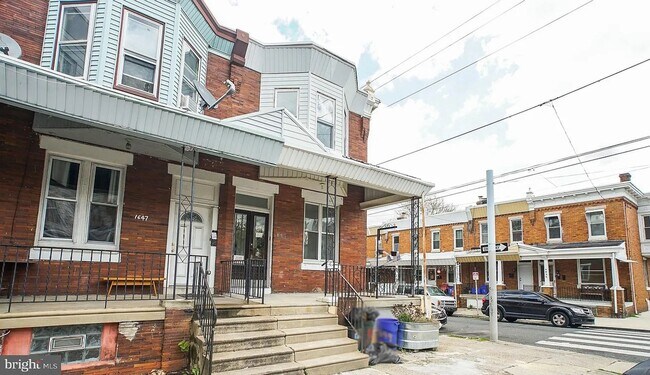 Photo - 1649 Allengrove St Unit 2F