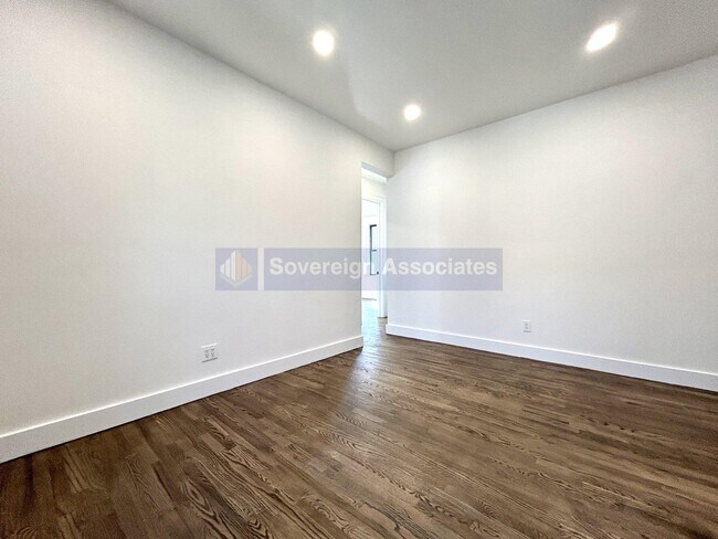 Photo - 45 Tiemann Pl Unit 6O