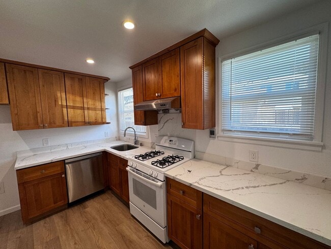 Photo - Newly Remodeled Spacious 3BD/2BA Property ... Unit 22846