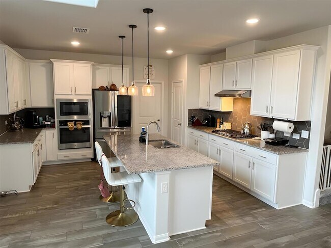 Photo - 756 Cherrystone Loop