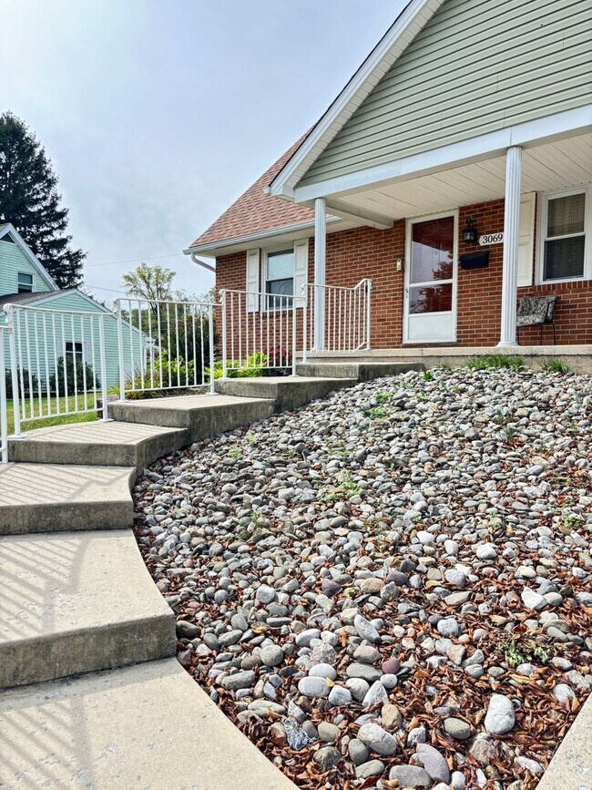 Photo - Spacious 3br Home for rent located in Whit...