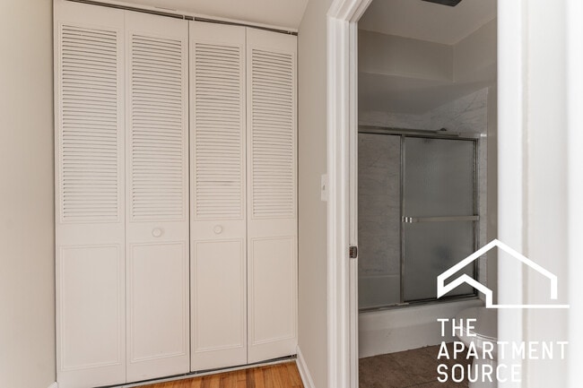 Photo - 5909 N Kenmore Ave Unit 206