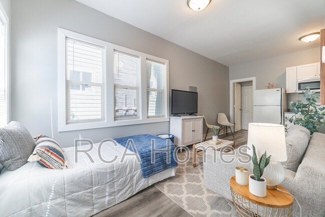 Photo - 2831 N Kenwood Ave Unit 8