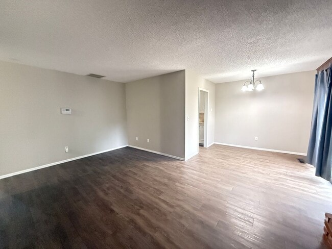 Photo - Duplex with 3 Bedrooms, Granite Counters