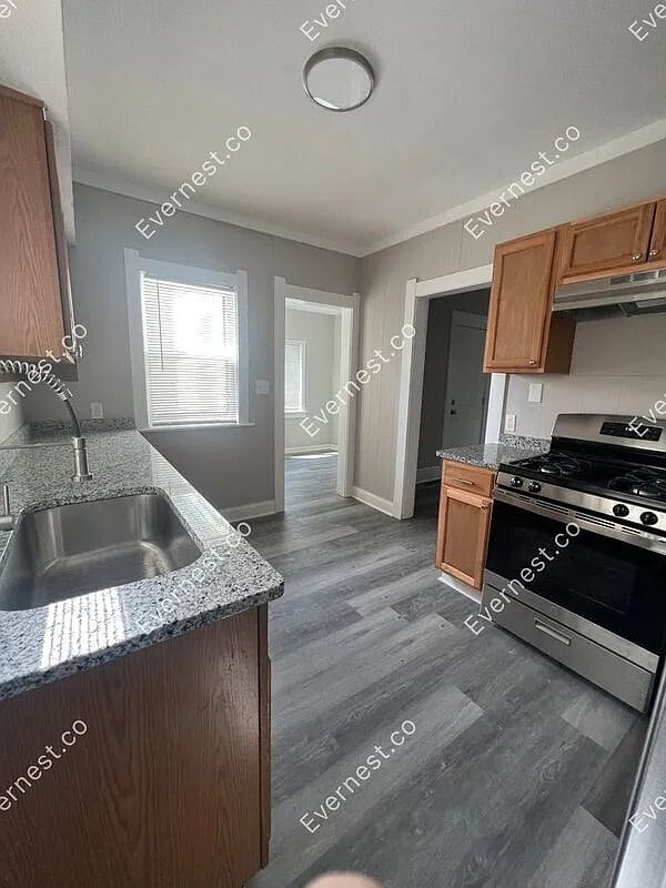 Photo - 3549 Hazelhurst Ave