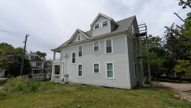 Photo - 8th St Triplex Unit 1009