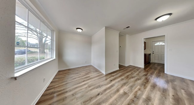 Photo - Woodland Terrace – Newly Renovated Home in Prime Downtown Location!