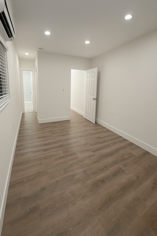 Photo - 425 NE 109th St