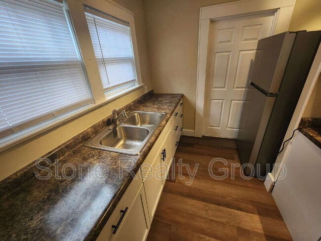 Photo - 823 S 10th St