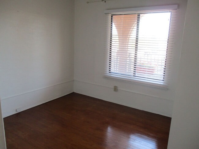 Photo - Kensington: 1 Bedroom 1 Bath Unit 01
