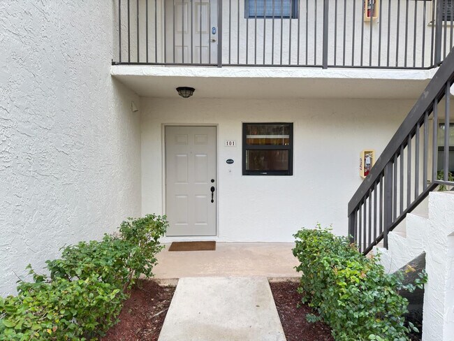 Photo - 15710 E Waterside Cir Unit 101