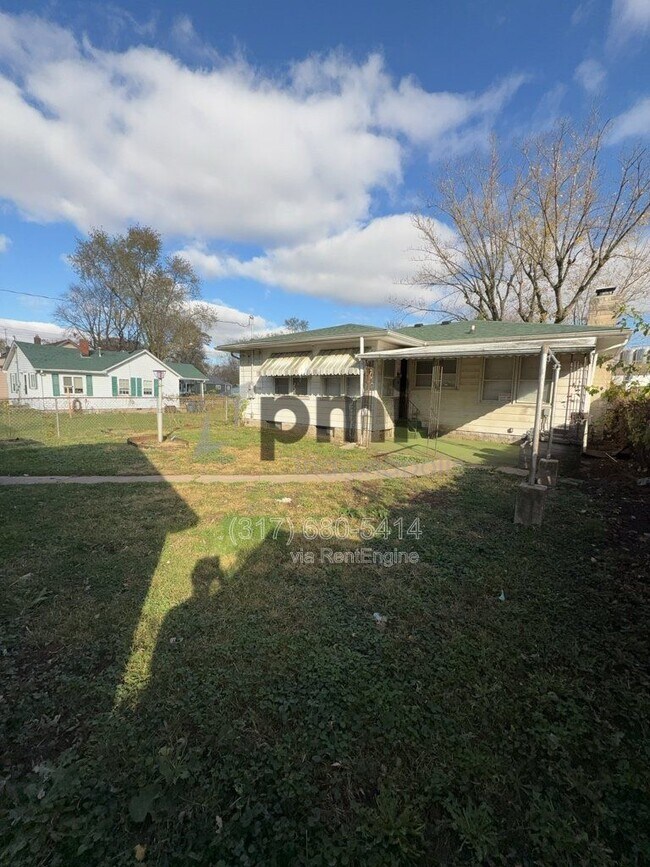 Photo - 2613 Louise St