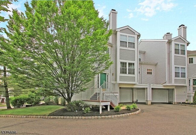 Building Photo - 407 Brookview Ct Rental