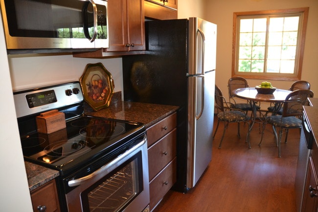 Eat-in Kitchen