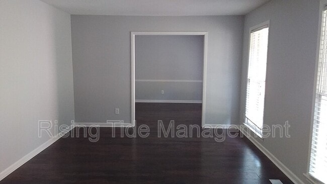 Photo - 508 Wood Terrace NE