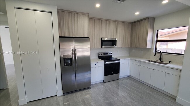 Photo - 40 SW 34th Ave Unit A