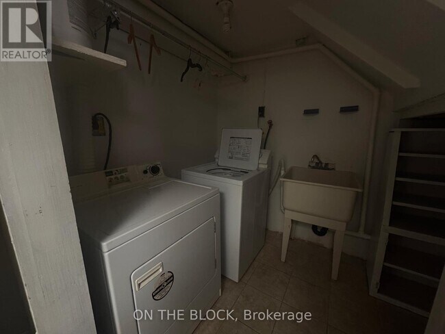 Photo - 33 Harrington Crescent