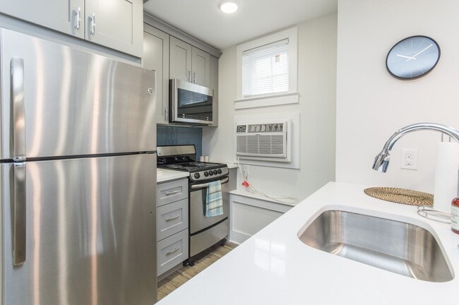 Photo - 8017R Winston Rd Unit 7R