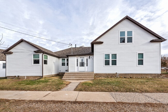817 7th Ave