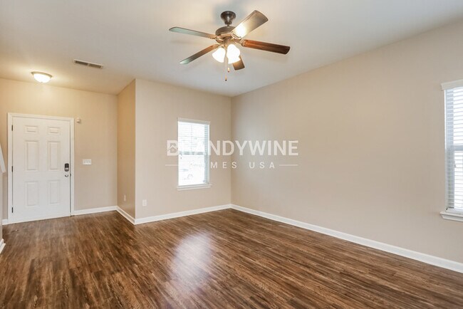 Photo - 11010 Station Dr