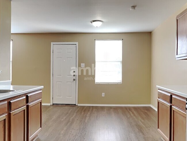 Photo - 1836 Elk Lake Tr