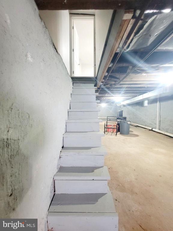 Photo - 1622 Blavis St