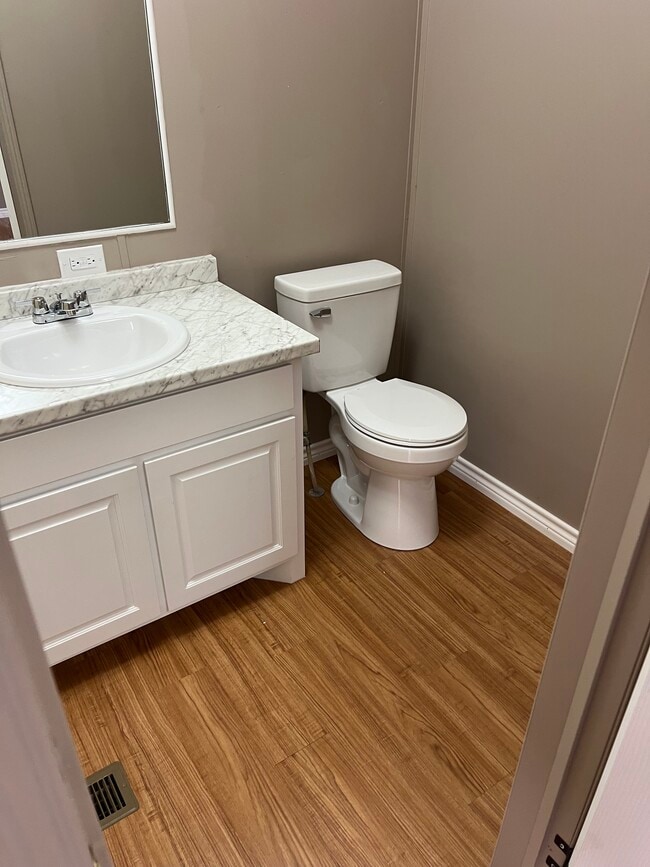 Photo - 300 Murls Lake Rd