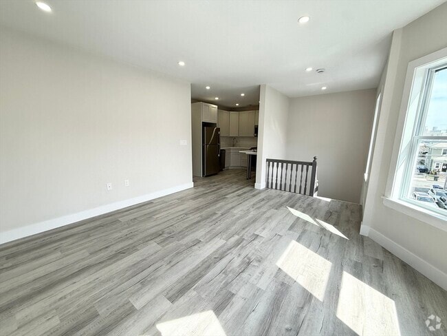 Building Photo - 10 Cawfield St Unit 3 Rental