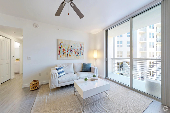 1BR, 1BA - 761 SF