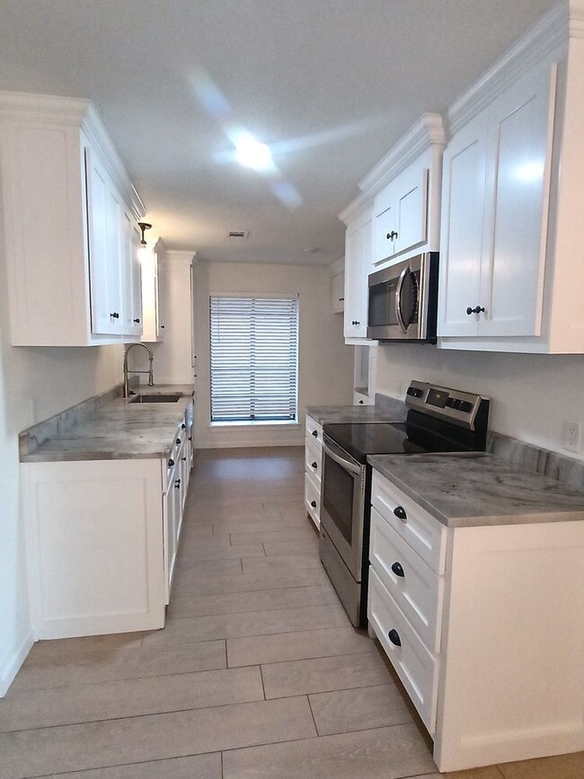3214 Bryn Mawr Cir