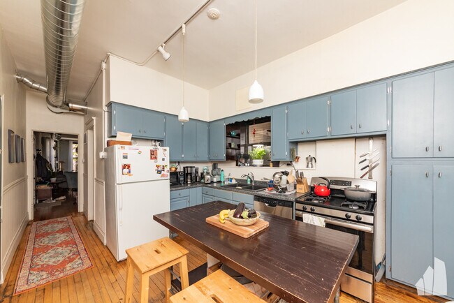 Photo - 3336 N Sheffield Ave Unit 2