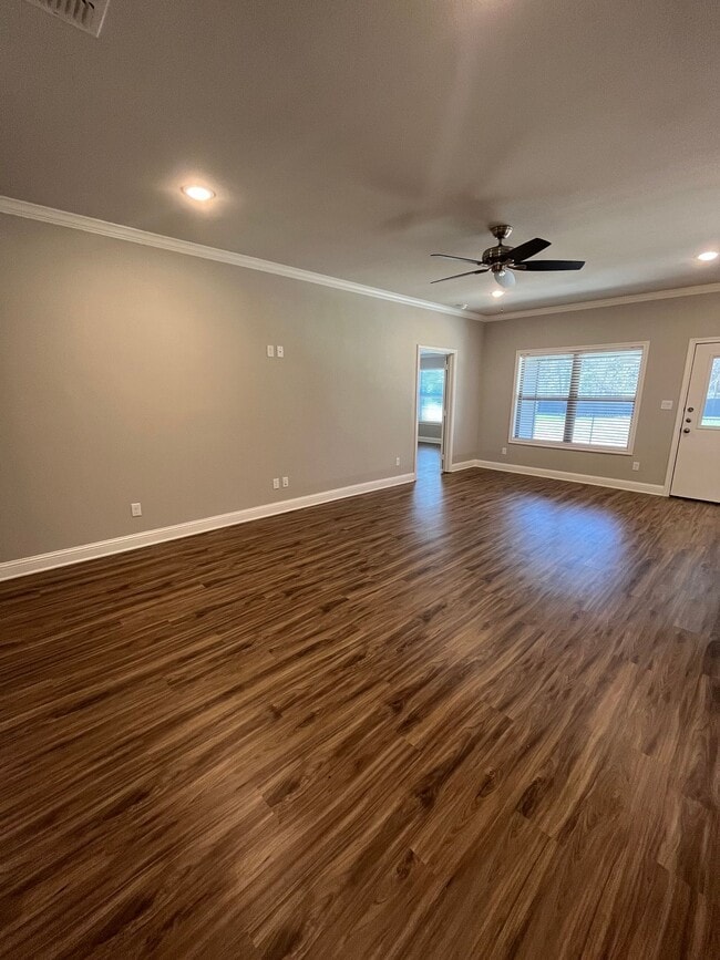 Photo - Country Heights #202