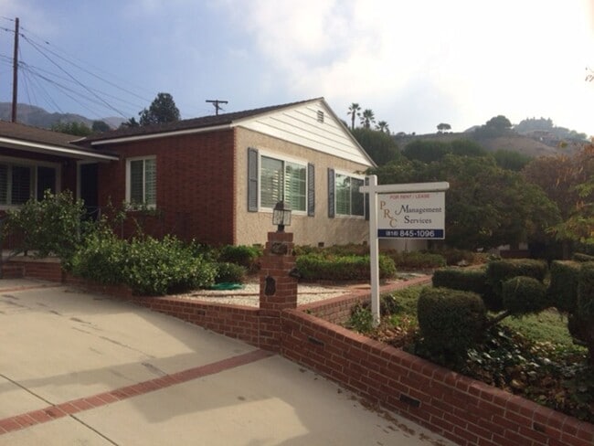 Building Photo - Coming Soon - Beautiful Burbank Home