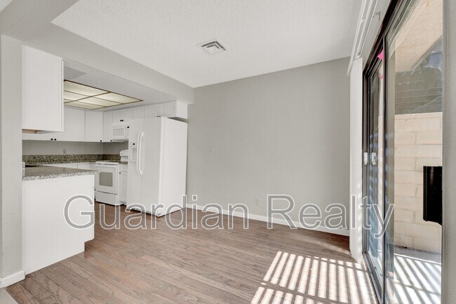 Photo - 6611 Silverstream Ave