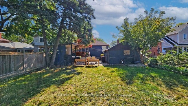 cour arrière privée - 68 Heman St Unité Main Suite