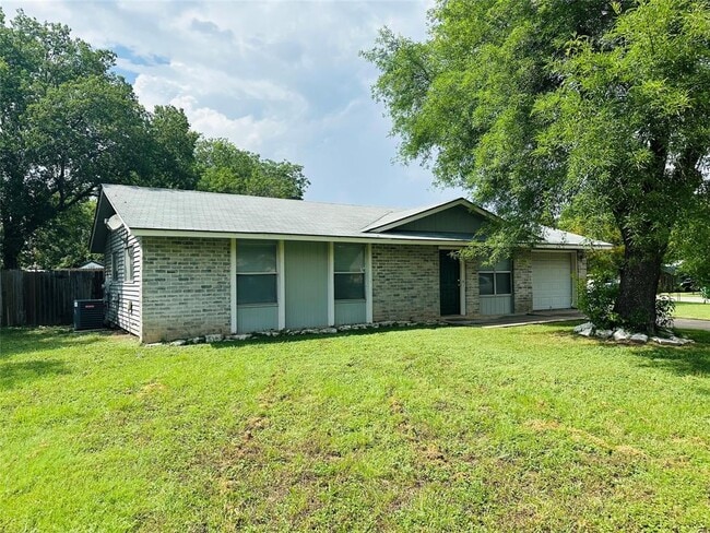 Photo - 1602 Sagebrush Dr