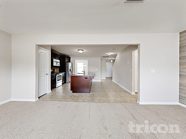 Photo - 8187 Thornton St