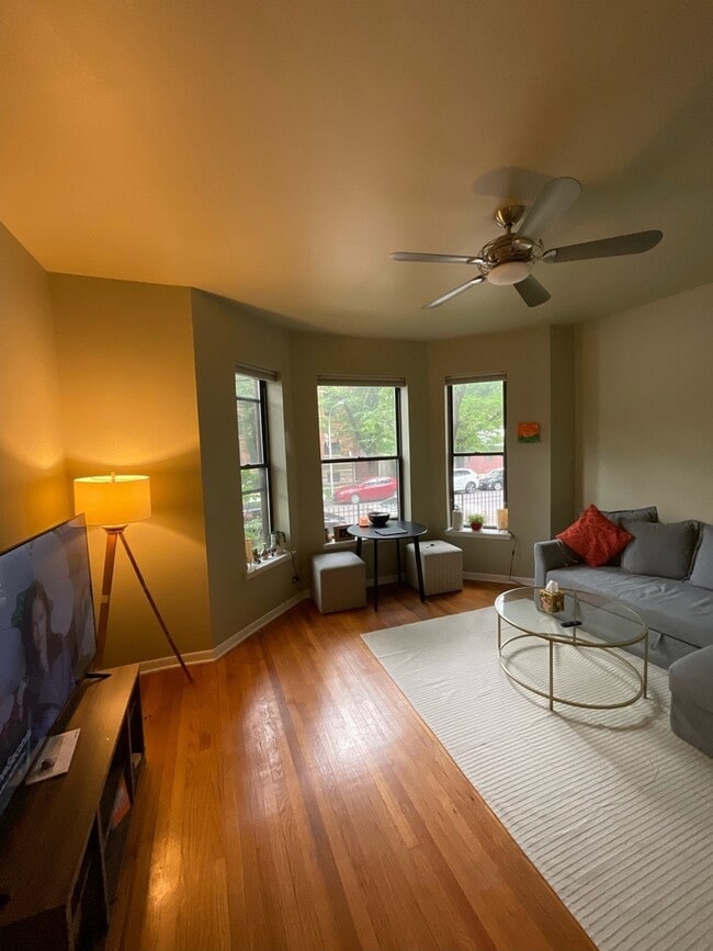 Photo - 902 W Grace St Unit 1