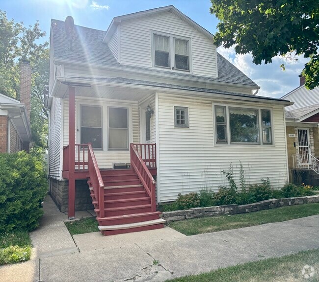 Building Photo - 4556 N Merrimac Ave Unit 2 Rental